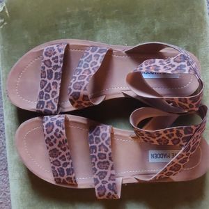 Steve Madden size 8 cheetah print sandals with elastic straps